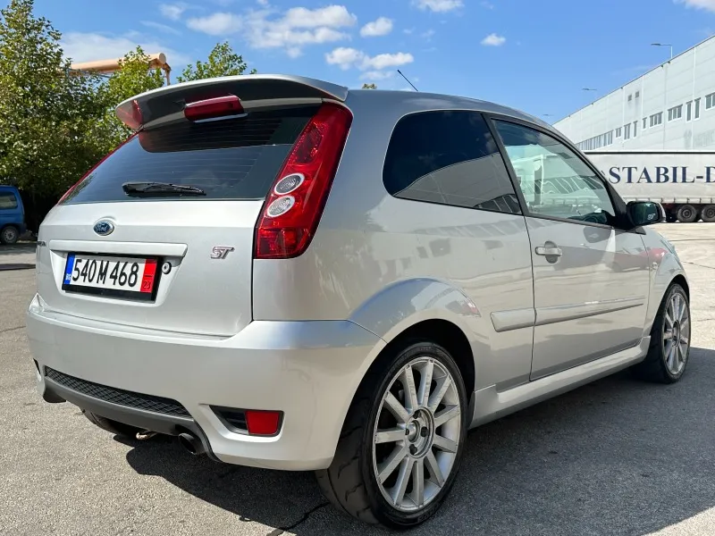 Ford Fiesta ST 2.0i 150к.с. Швейцария Image 4